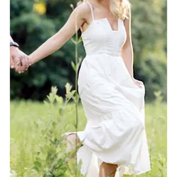 Lulus Smocked & Tiered Sleeveless Midi Dress w/Notched Bodice and Pockets White - Picture 2 of 6